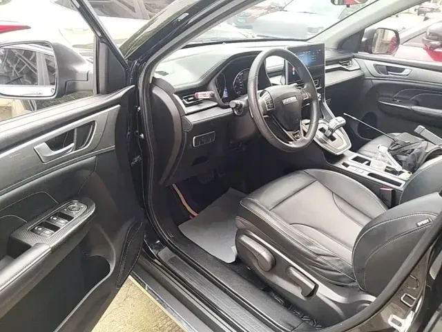 Haval M6 — Фото автомобиля 15