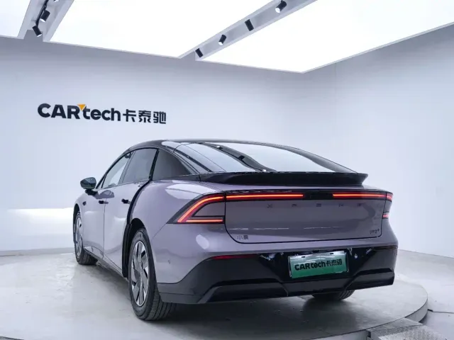Xpeng P7+ — Фото автомобиля 7