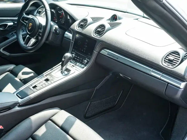 Porsche 718 — Фото автомобиля 6