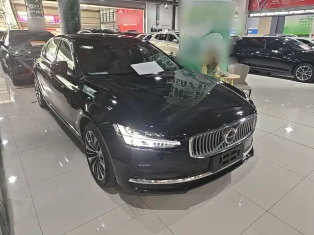 Volvo S90 — Фото автомобиля 3