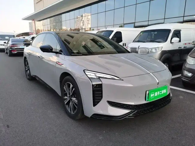 Hongqi EH7 — Фото автомобиля 3