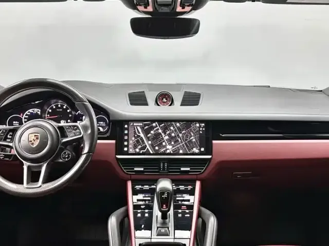 Porsche Cayenne — Фото автомобиля 11