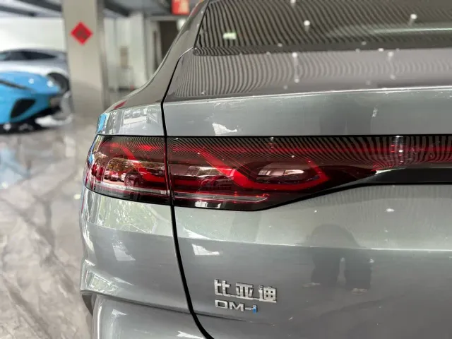 BYD Qin L — Фото автомобиля 28