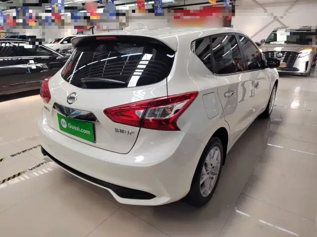 Nissan Tiida — Фото автомобиля 4