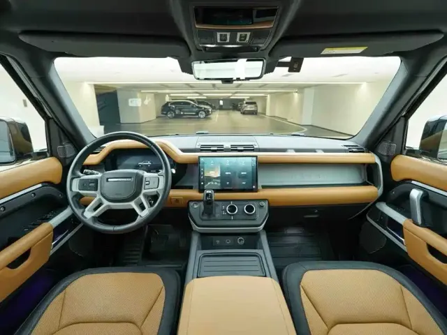 Land Rover Defender — Фото автомобиля 18