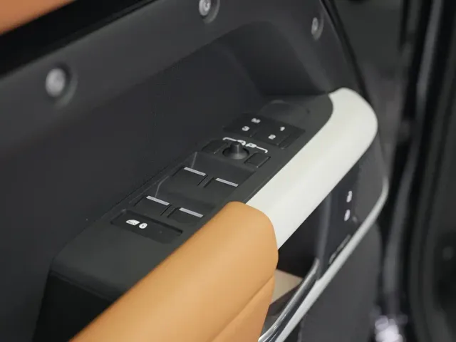 Land Rover Defender — Фото автомобиля 15
