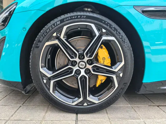 Xiaomi SU7 — Фото автомобиля 19