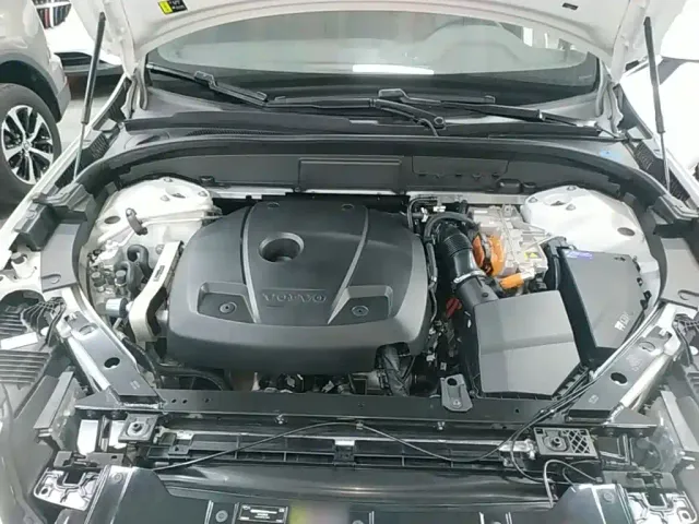 Volvo XC60 — Фото автомобиля 19