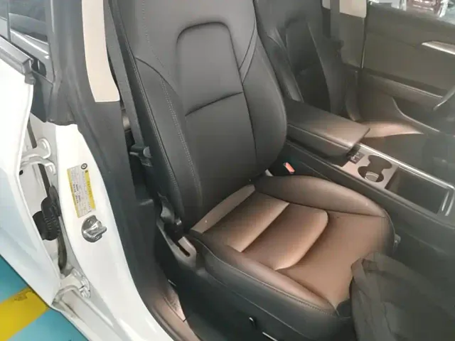Tesla Model 3 — Фото автомобиля 24