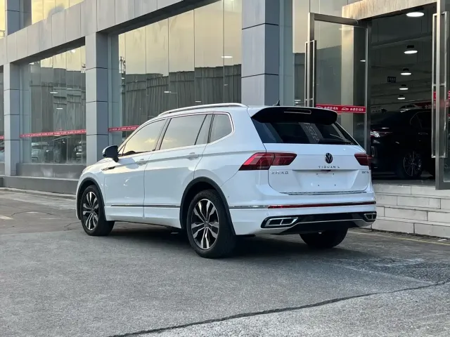 Volkswagen Tiguan L — Фото автомобиля 4