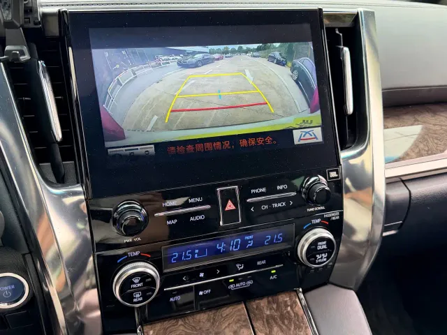 Toyota Alphard — Фото автомобиля 24