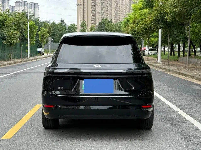 Li Auto L9 — Фото автомобиля 5