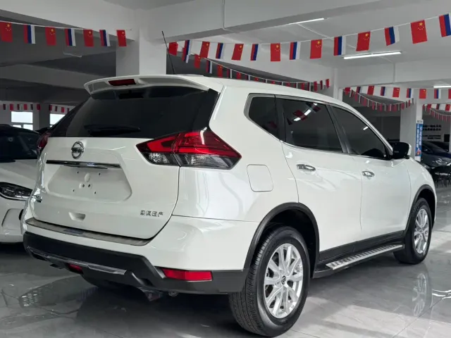 Nissan X-Trail — Фото автомобиля 4