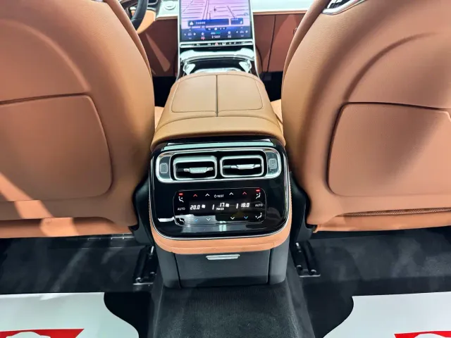 Mercedes-Benz S-Class — Фото автомобиля 21