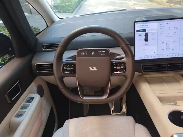 Li Auto MEGA — Фото автомобиля 10