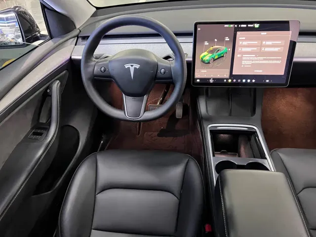 Tesla Model Y — Фото автомобиля 8