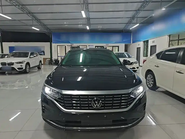 Volkswagen Passat — Фото автомобиля 2
