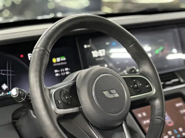 Li Auto ONE — Фото автомобиля 28