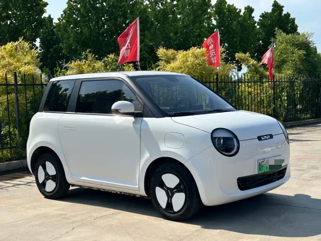 Фотография автомобиля — Changan Lumin