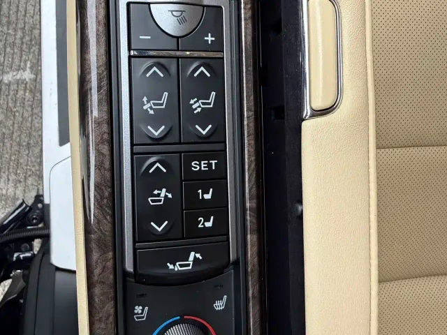 Toyota Vellfire — Фото автомобиля 12