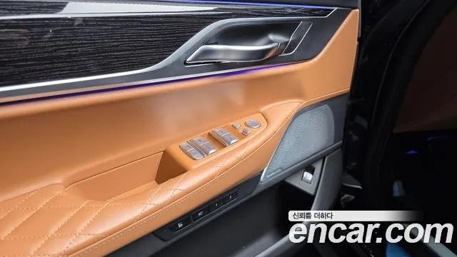 BMW 7-Series — Фото автомобиля 12