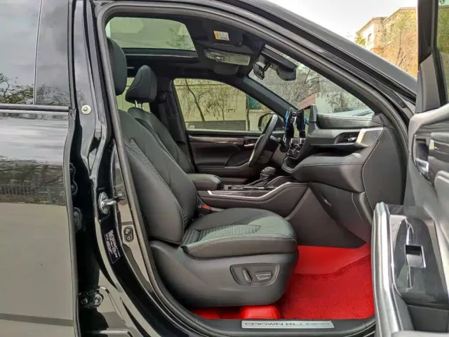 Toyota Crown Kluger — Фото автомобиля 8