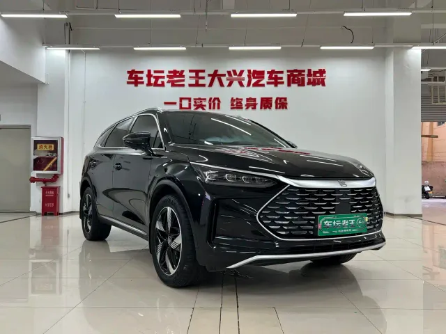 BYD Tang — Фото автомобиля 3