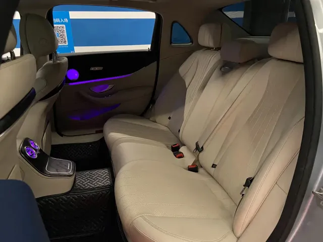 Mercedes-Benz E-Class — Фото автомобиля 13