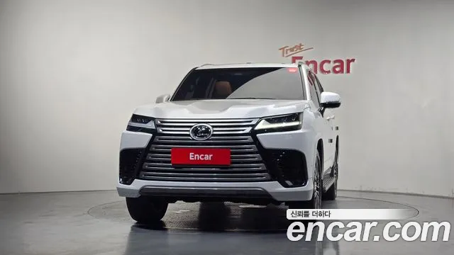 Lexus LX Generation 4 — Фото автомобиля 3
