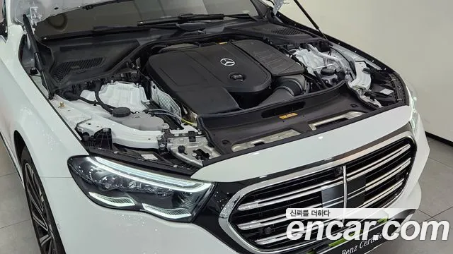 Mercedes-Benz E-Class — Фото автомобиля 6