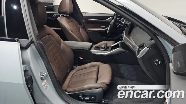 BMW i4 — Фото автомобиля 23