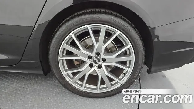 Audi A6 C8 — Фото автомобиля 6