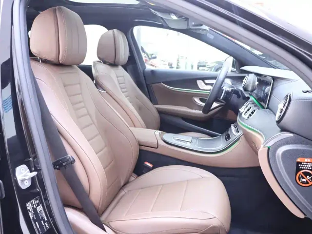 Mercedes-Benz E-Class — Фото автомобиля 21