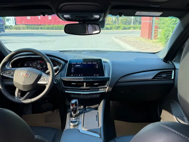 Cadillac CT5 — Фото автомобиля 10