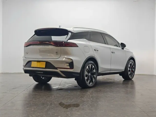 BYD Tang — Фото автомобиля 3
