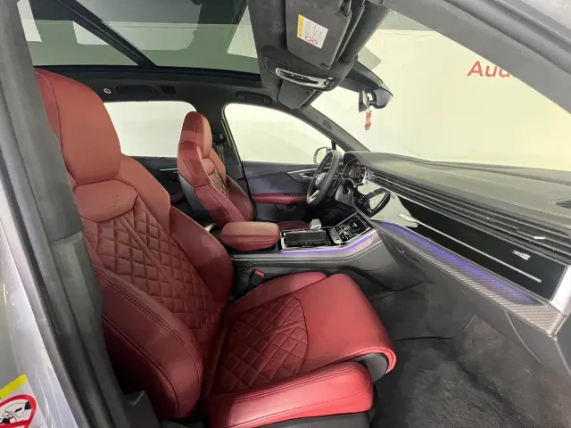 Audi SQ7 — Фото автомобиля 14