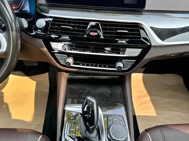BMW BMW 5 Series 2022 525Li M Sport Package — Фото автомобиля 9