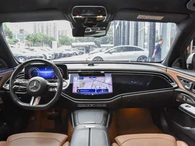 Mercedes-Benz E-Class — Фото автомобиля 15