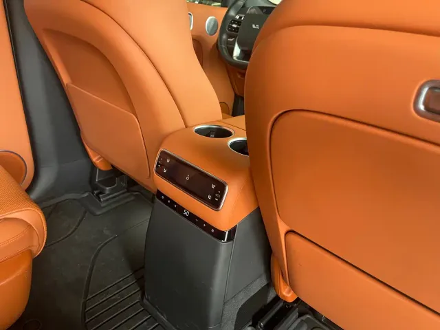 Li Auto L9 — Фото автомобиля 27