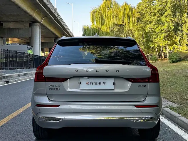 Volvo XC60 — Фото автомобиля 10