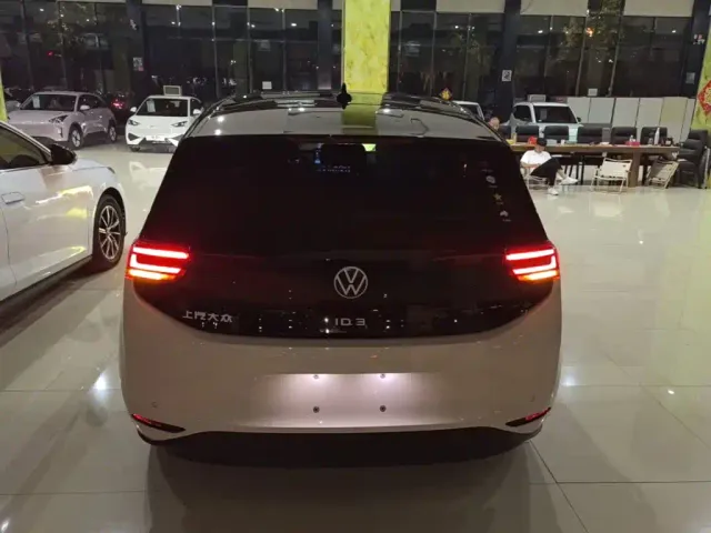 Volkswagen ID.3 — Фото автомобиля 5