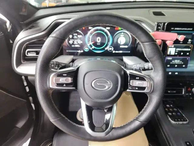 GAC Trumpchi GS8 — Фото автомобиля 10