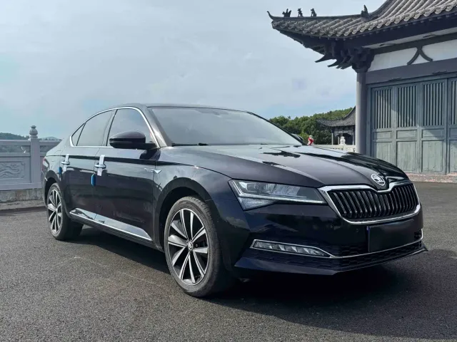 Skoda Superb — Фото автомобиля 3