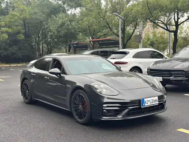 Porsche Panamera — Фото автомобиля 3
