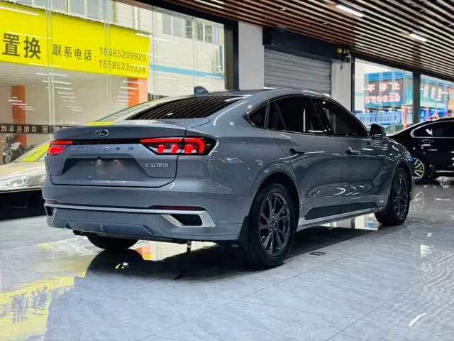 Ford Mondeo — Фото автомобиля 17