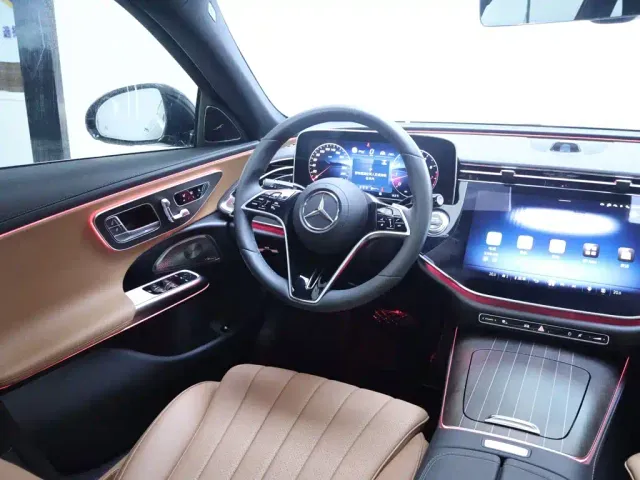 Mercedes-Benz E-Class — Фото автомобиля 14