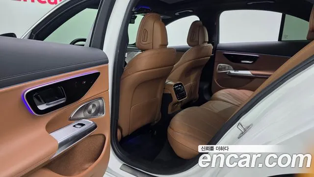 Mercedes-Benz E-Class — Фото автомобиля 17