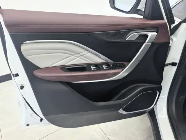 Geely Jiaji — Фото автомобиля 7