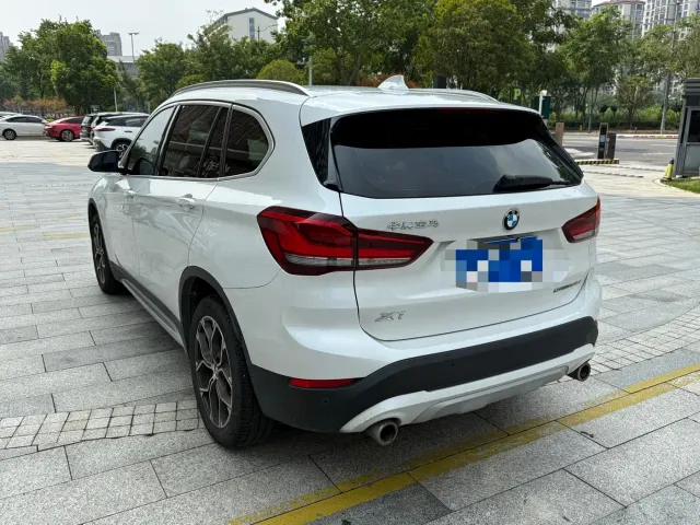 BMW X1 — Фото автомобиля 4