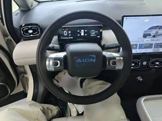 GAC Aion UT — Фото автомобиля 10